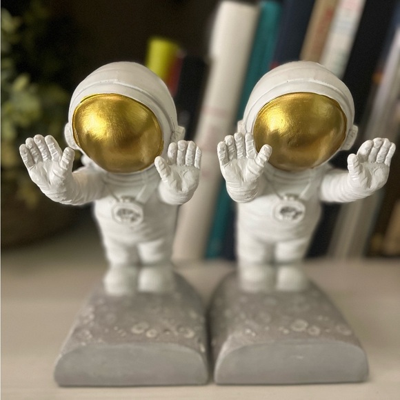 Astronaut Polyresin Weighted Bookends Playful Space - Picture 6 of 14